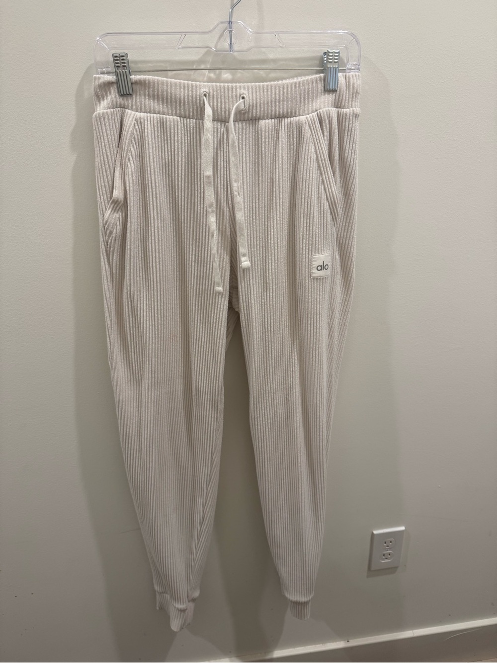 ALO Yoga woman’s Ribbed Drawstring Joggers in Light Cream